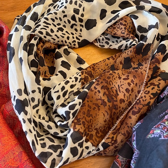 Lot of scarfs - Picture 6 of 9